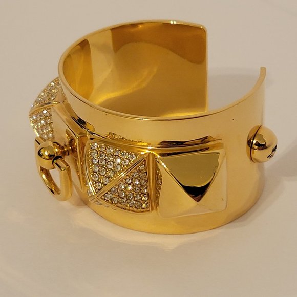 JUICY COUTURE Women's Collier De Cuff Pave Pyramid Crystal Metal Bracelet Bangle - Picture 2 of 5
